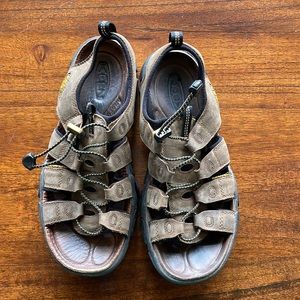 Mens Keen sandals. Leather. Light wear.